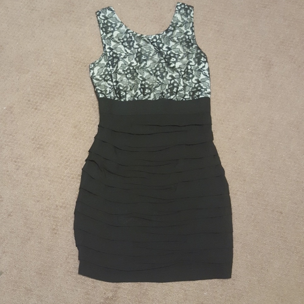 Short lace and black dress